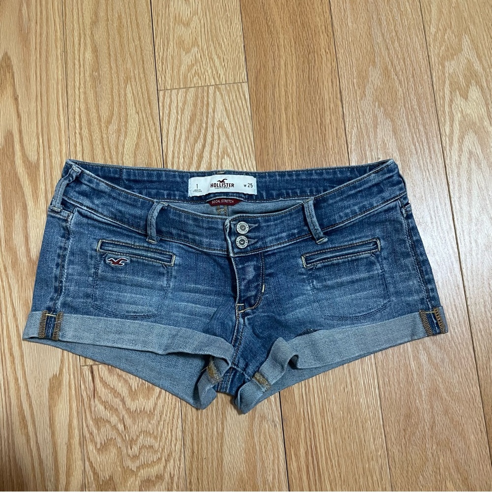 Vintage Hollister Women's Blue Denim Shorts